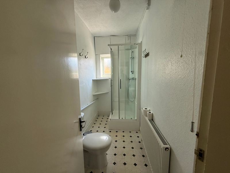 Claude Street: 4 bed, 2 Bathrooms Student NG7 2LA - Thumbnail 2